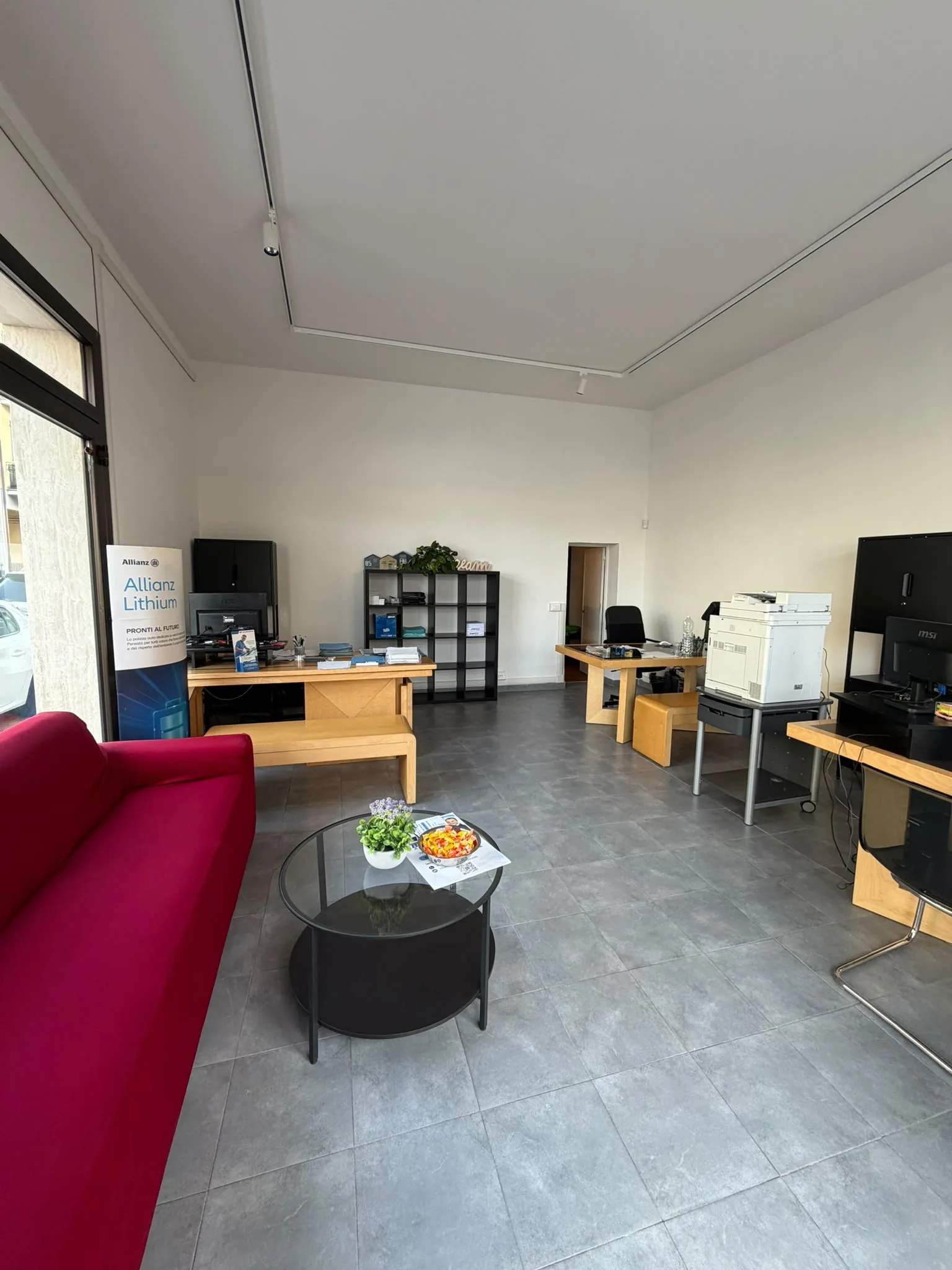La sala dove Bessi Assicurazioni riceve i clienti, senza sportelli